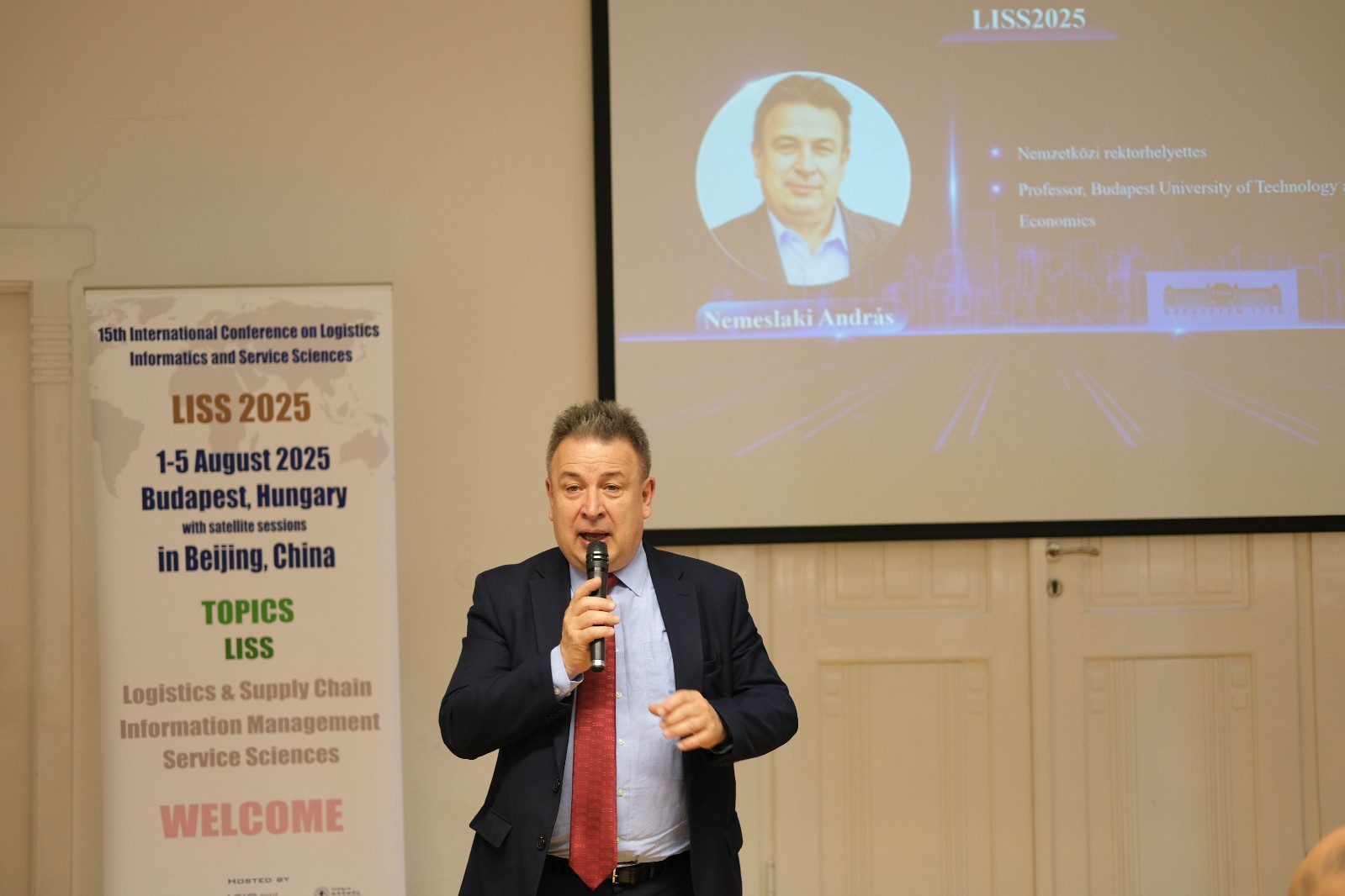 布达佩斯Nemeslaki András校长.JPG